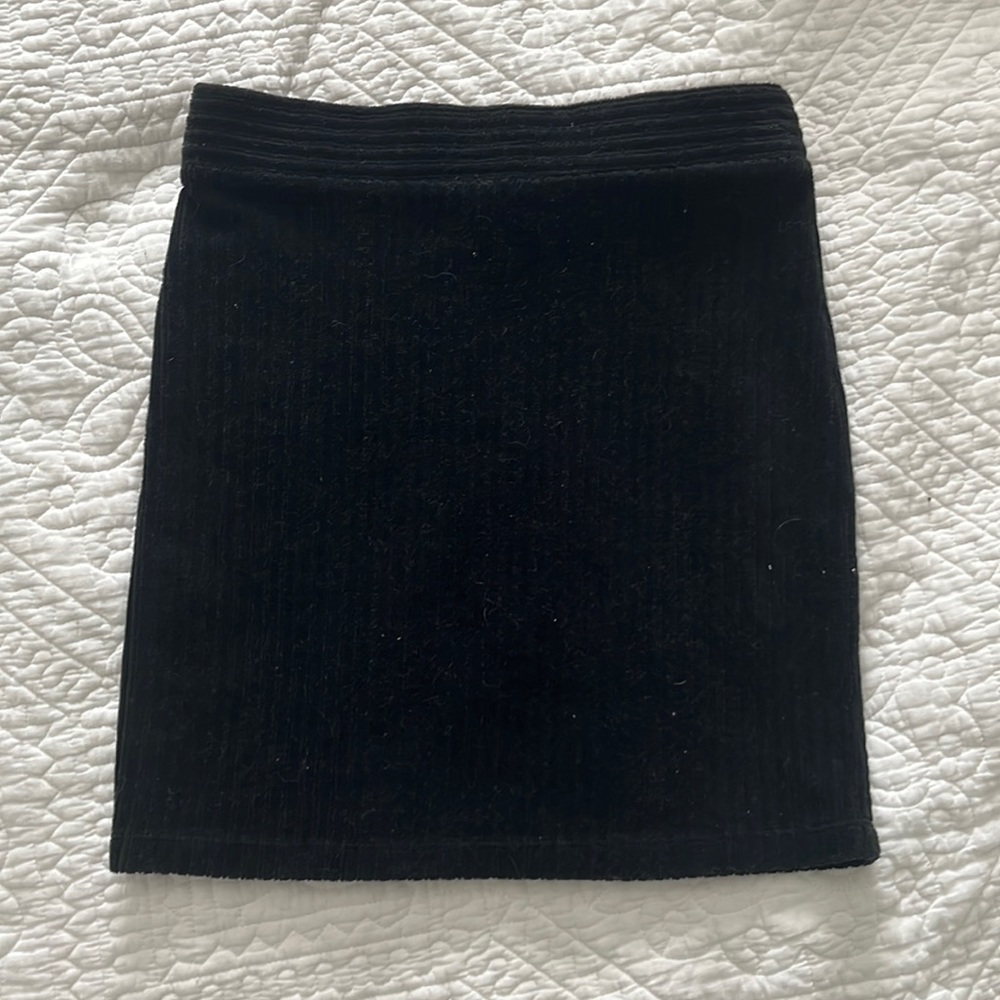 black skirt